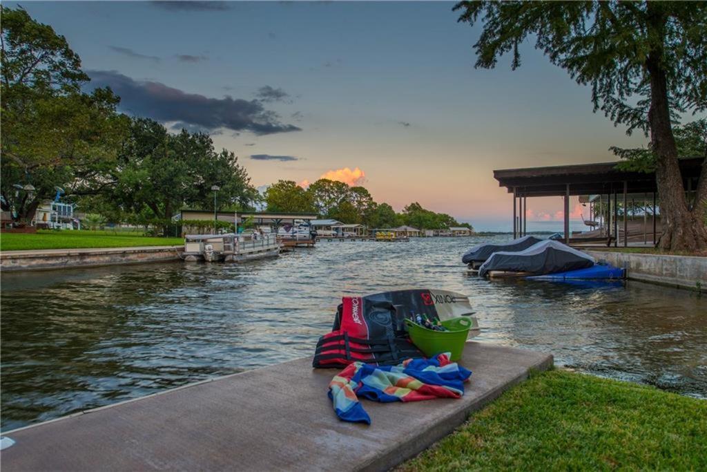 Lbj Lake Home - Private Cove - Lake Toys - Boat Slip Granite Shoals Exterior foto